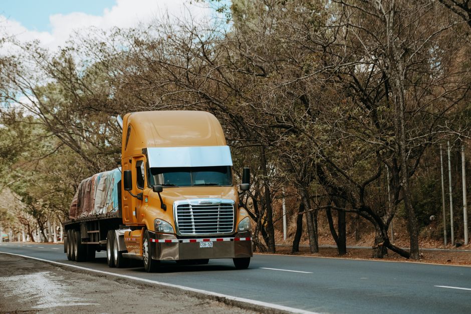 Cómo Fijar el Precio de tu Flete sin Perder Dinero: Guía para el Transportista Mexicano